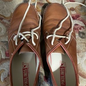 Men’s shoes in excellent condition